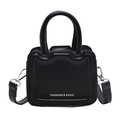 Schicke schwarze PU-Leder Mini-Handtasche mit FASHION & BAGS Print und gewelltem Rand - Schwarz