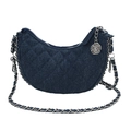 Borsa a mezzaluna in denim blu scuro con trapuntatura e ciondolo floreale d'argento - Grande / Blu