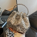 Secchiello argento con paillettes e manico ad anello in metallo con perle - Argento