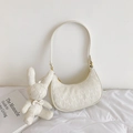 Sac hobo croissant blanc crème avec jacquard à motif M et charmant pendentif lapin - Avec Pendentif / Beige