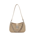 Bolso de hombro beige minimalista con cadena plateada gruesa y acabado mate - Blanco Roto