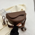 Borsa a sella retrò marrone scuro con tracolle intercambiabili in tessuto largo e PU - Marrone