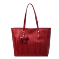 Borsa tote rossa con trama ondulata, manici sottili e ciondolo a forma di cucciolo - Con Ciondolo / Rosso
