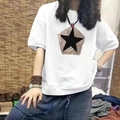 T-shirt in cotone bianco con stampa a stella e pantaloni larghi blu scuro - 3XL / Bianco