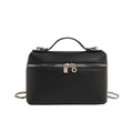 Schicke schwarze Handtasche mit Litschi-Textur, Silberbeschlägen und Kettenriemen - Schwarz