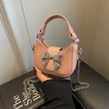 Mini borsa a tracolla rosa con grande fiocco in metallo argento e catena rimovibile - Rosa