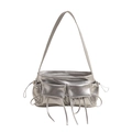 Borsa a spalla argento metallizzato stile cargo con tasche e dettagli con coulisse - Argento