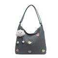 Borsa tote in tela blu scuro con toppe a cuore e ciondolo in peluche a nuvola - Con Ciondolo / Blu