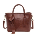 Borsa a mano vintage marrone in ecopelle con dettagli dorati e tracolla regolabile - Marrone