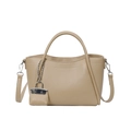 Elegante borsa a secchiello beige con trama litchi, doppi manici e tracolla - Cachi