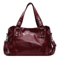 Bolso tote grande de cuero PU color burdeos con remaches de plata y correa ajustable - Burdeos