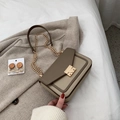 Vintage-Umhängetasche in Braun und Beige mit Goldkette und Metalldrehverschluss - Khaki