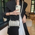 Handgefertigte Mini-Umhängetasche aus Perlen mit weißem Innenfutter für Damen - Einheitsgröße / Crossbody-Stil