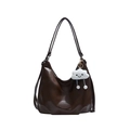 Sac hobo marron foncé en similicuir avec un joli pendentif en peluche nuage blanc - Avec Pendentif Nuage / Marron