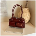 Bolso tote de hombro en color burdeos de cuero brillante con dos bolsillos frontales - Burdeos