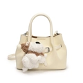 Sac à main tissé blanc crème avec bandoulière et adorable breloque chiot - Avec Pendentif en Peluche / Blanc Cassé