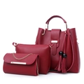 Conjunto de 3 bolsos color vino tinto con bolso de mano, bandolera y clutch - Burdeos