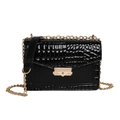 Sac bandoulière vintage noir à motif crocodile avec chaîne dorée et boucle élégante - Noir