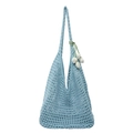 Bolso de ganchillo azul claro calado para verano con un colgante de tulipán blanco - Azul
