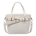 Bolso bandolera blanco minimalista con textura arrugada y detalles de hebilla de metal dorado - Blanco