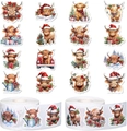 Détails macro d'un rouleau d'autocollants de vache Highland de Noël avec 16 dessins aquarelle - JF28