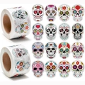 500 Halloween Zucker-Totenkopf Aufkleber mit bunten Tag der Toten Motiven für Geschenke - Zuckerschädel (CJ31) / 2 Rollen 500 Stk