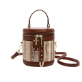 Braune Leder- und Stroh-Eimertasche mit Tragegriff und abnehmbarem Schultergurt - Braun