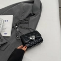 Mini sac bandoulière noir avec matelassage en losanges et boucle cœur argentée - Petit / Noir