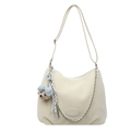 Borsa tote bianco sporco con tracolla regolabile e ciondolo orsetto con fiocco blu - Giallo