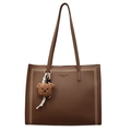 Borsa tote marrone in pelle martellata con borchie dorate e ciondolo orsetto - Marrone