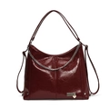 Vintage bordeauxrote Hochglanz-Tragetasche mit Metallkette und Herzanhänger - Rot