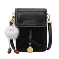Borsa a tracolla nera verticale in finta pelle con ciondolo a peluche bianco - Con Ciondolo / Nero