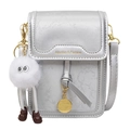 Borsa a tracolla argentata per cellulare con un ciondolo in peluche bianco - Con Ciondolo / Argento