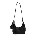 Bolso baguette media luna de cuero negro con monedero pequeño a juego y herrajes plateados - Negro