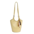 Grand sac cabas jaune pâle à motif crocodile gaufré et pendentif en perles de bois - Avec Pendentif / Jaune