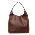 Dunkelbraune geflochtene Hobo-Schultertasche aus Leder mit geräumigem Design - Braun