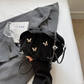 Bolso nube plisado negro con mariposas doradas y correa de cadena de moda - Negro