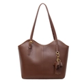 Borsa tote in pelle vintage marrone con cuciture e ciondolo a elefante - Marrone