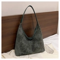 Bolso tote grande verde musgo de ante mate con elegantes costuras blancas en contraste - Verde