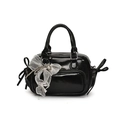 Borsa a mano nera lucida con doppi manici, zip frontale e ciondolo fiocco in pizzo - Con Ciondolo / Nero
