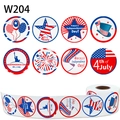 Rotolo da 500 adesivi per l'Independence Day con 8 motivi unici della bandiera USA - Tema Giorno Indipendenza (W204) / 3.8CM