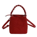 Bolso tipo cubo de gamuza roja con asa tejida única y correa de hombro delgada - Rojo Sisi