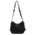 Schwarze Beuteltasche mit breitem geometrischem Gurt und Vintage-Ledertextur - Schwarz