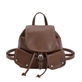 Zaino in pelle PU marrone con cuciture bianche a contrasto e chiusura con fibbia metallica - Marrone