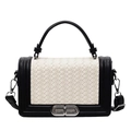 Sac bandoulière tissé chic beige et noir avec fermoir rotatif argenté et bandoulière - Blanc & Noir