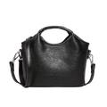 Bolso bombonera negro clásico en cuero texturizado con asa y herrajes plateados - Negro