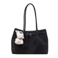Retro schwarze matte Shopper-Tasche mit Schnalle und weißem Plüschtier-Anhänger - Mit Anhänger / Schwarz