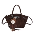 Sac seau en daim marron foncé avec boucles argentées et pendentif ours - Sans Pendentif / Marron