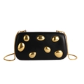 Schwarze Clutch-Tasche mit goldenen Kiesel-Akzenten und abnehmbarer goldener Schlangenkette - Schwarz
