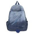 Vorderansicht von gewaschenem blauem Denim-Rucksack mit Reißverschluss und Stickerei - Blau